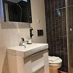 Cosy And Renewed T2 In Campolide - D Daire *